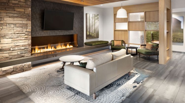 Fairfield by Marriott West Kelowna Lobby
