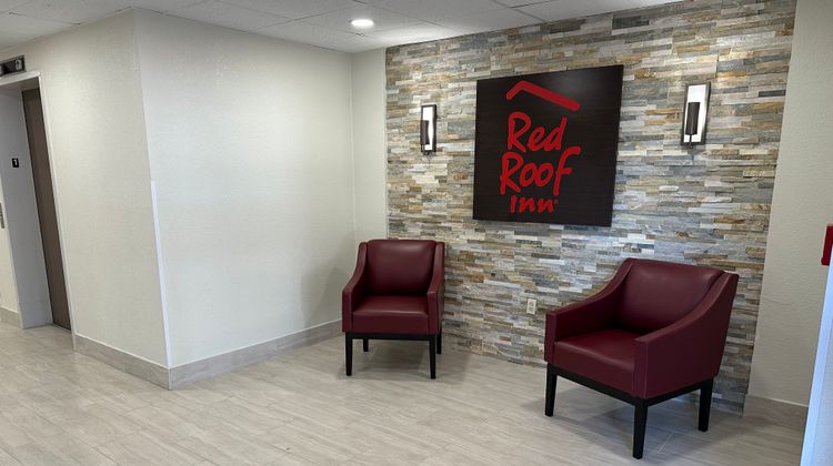 Red Roof Inn Charleston - Dunbar Lobby