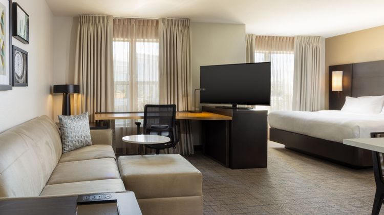 Residence Inn Corona Riverside Suite