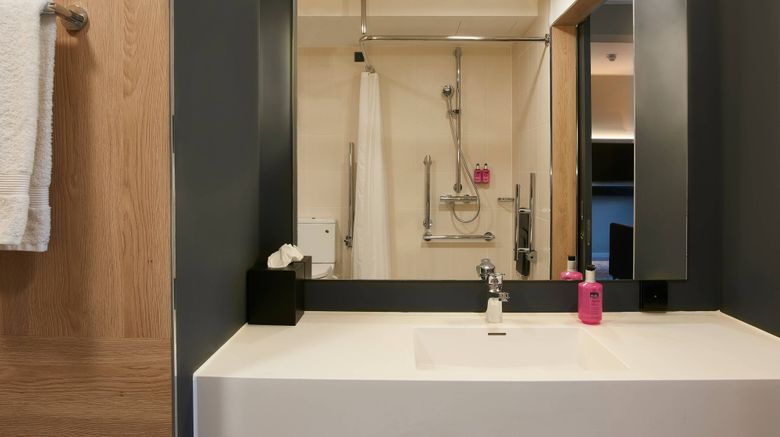 <b>Moxy Chester Room</b>. Images powered by <a href="https://www.leonardoworldwide.com/" title="Leonardo Worldwide" target="_blank">Leonardo</a>.