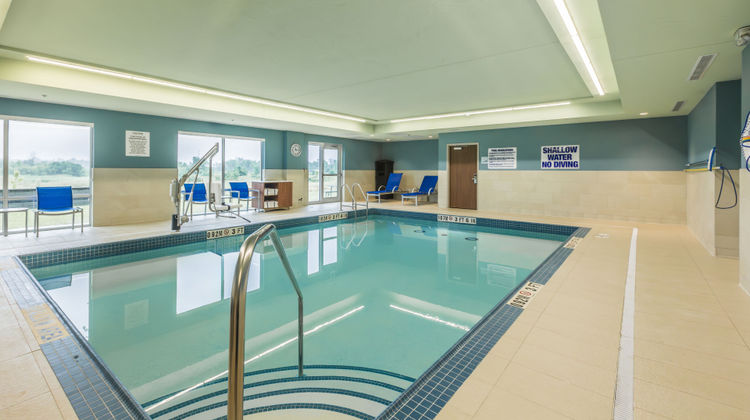 Holiday Inn Express & Suites Welland Pool