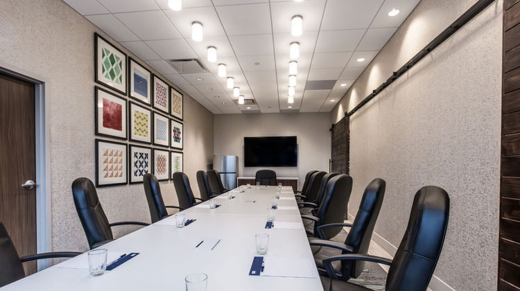 Holiday Inn Express & Suites Welland Meeting