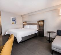 Holiday Inn Express Toronto-North York Room