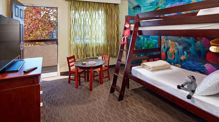 Mission View Inn & Suites San Diego Suite