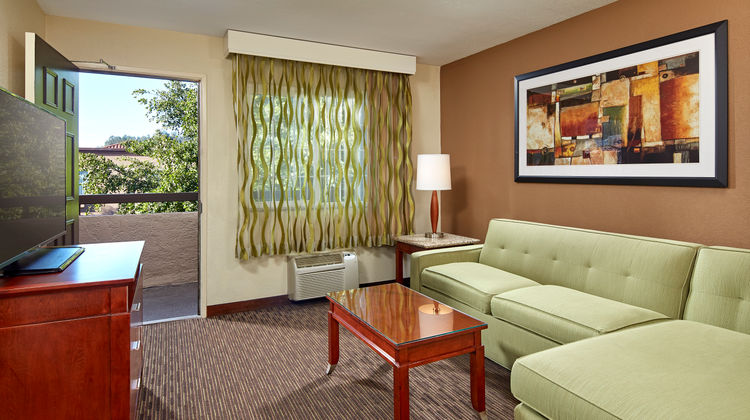 Mission View Inn & Suites San Diego Suite
