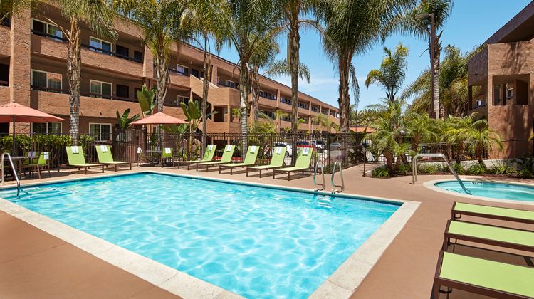 Mission View Inn & Suites San Diego Pool