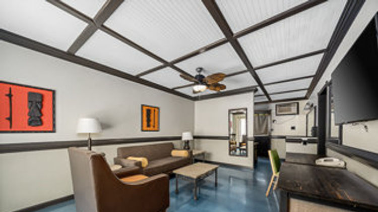 Caliente Tropics Resort Suite
