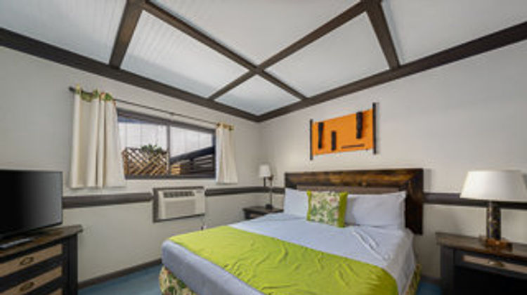 Caliente Tropics Resort Suite