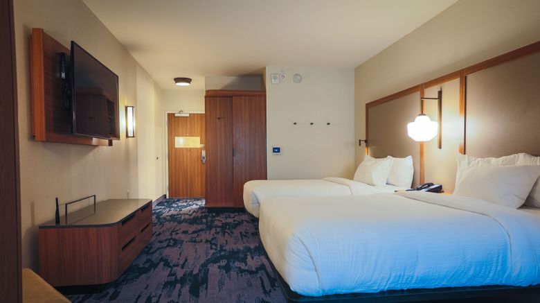 <b>Fairfield Inn & Suites Marquette Room</b>. Images powered by <a href="https://www.leonardoworldwide.com/" title="Leonardo Worldwide" target="_blank">Leonardo</a>.