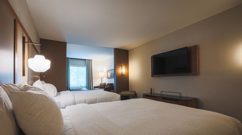 <b>Fairfield Inn & Suites Marquette Suite</b>. Images powered by <a href="https://www.leonardoworldwide.com/" title="Leonardo Worldwide" target="_blank">Leonardo</a>.