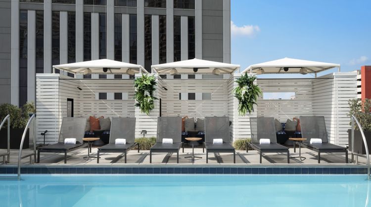 Le Meridien New Orleans Pool