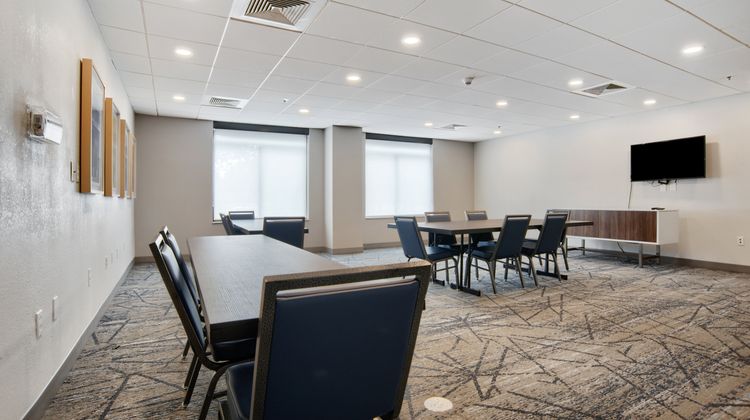Holiday Inn Express & Suites I-65 Meeting