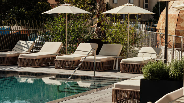 <b>Crowne Plaza Le Dome Pool</b>. Images powered by <a href="https://www.leonardoworldwide.com/" title="Leonardo Worldwide" target="_blank">Leonardo</a>.