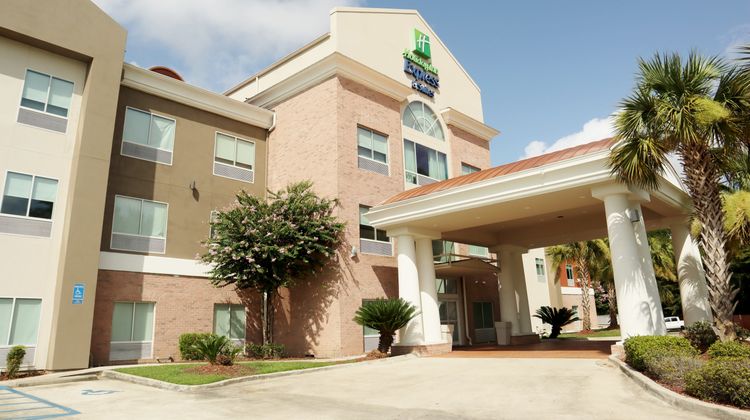 Holiday Inn Express Hotel & Suites Exterior