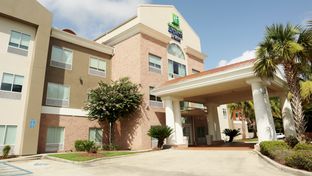 Holiday Inn Express Hotel & Suites