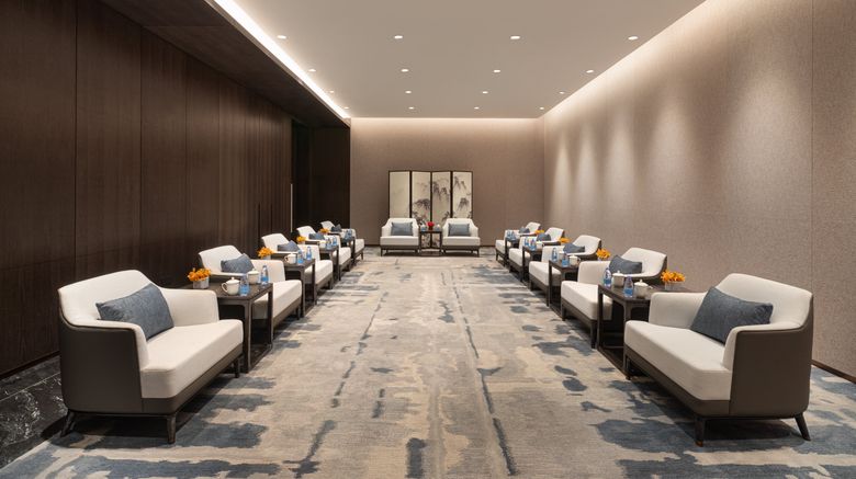 <b>Crowne Plaza Jiangmen Binjiang Meeting</b>. Images powered by <a href="https://www.leonardoworldwide.com/" title="Leonardo Worldwide" target="_blank">Leonardo</a>.