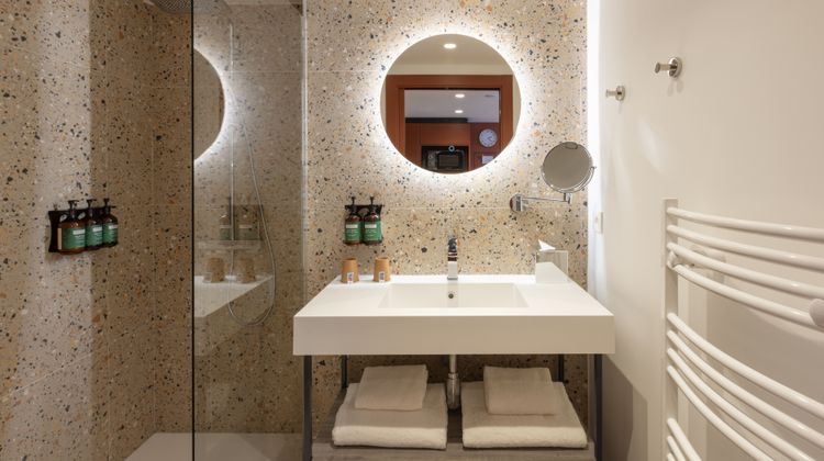 Staybridge Suites Cannes Centre Room