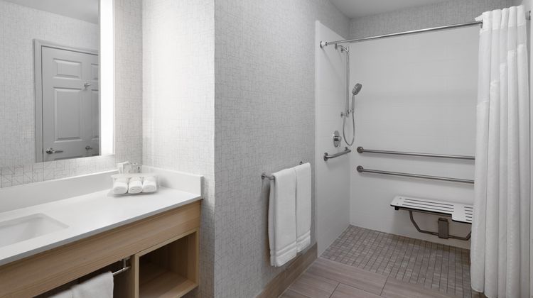 Holiday Inn Express Ft Bragg Room