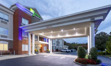 Holiday Inn Express Hotel & Suites