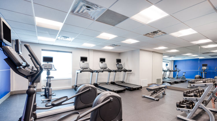 Holiday Inn Express & Suites Greenwood Health Club