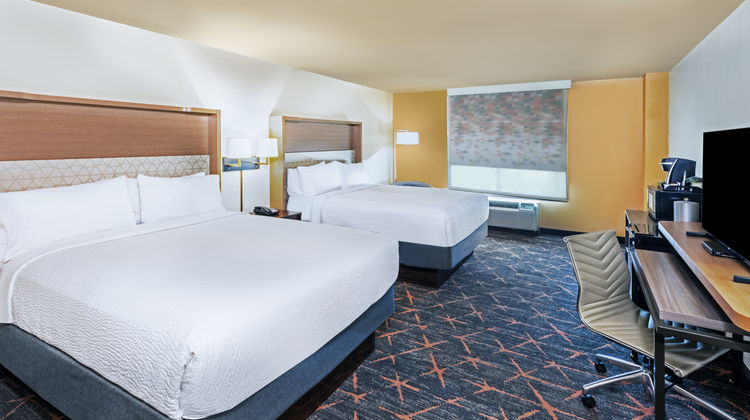 Holiday Inn & Suites Tulsa South Room