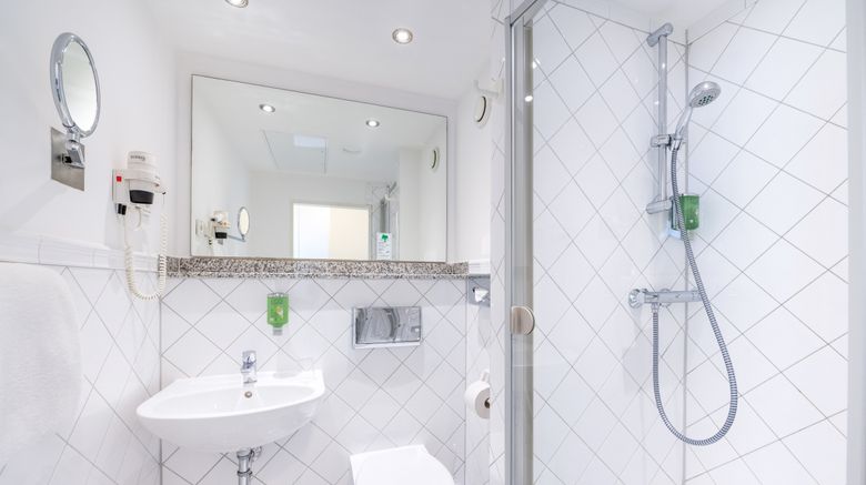 <b>Hotel Krefelder Hof Room</b>. Images powered by <a href="https://www.leonardoworldwide.com/" title="Leonardo Worldwide" target="_blank">Leonardo</a>.