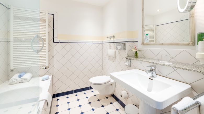 <b>Hotel Krefelder Hof Room</b>. Images powered by <a href="https://www.leonardoworldwide.com/" title="Leonardo Worldwide" target="_blank">Leonardo</a>.