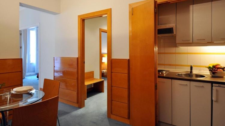 Suites Prado Room