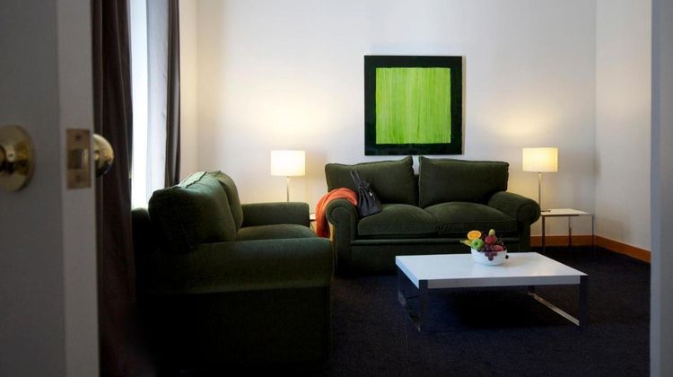 Suites Prado Room