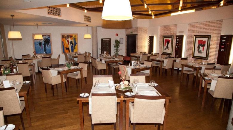 <b>Hotel Isla de la Garena Restaurant</b>. Images powered by <a href="https://www.leonardoworldwide.com/" title="Leonardo Worldwide" target="_blank">Leonardo</a>.