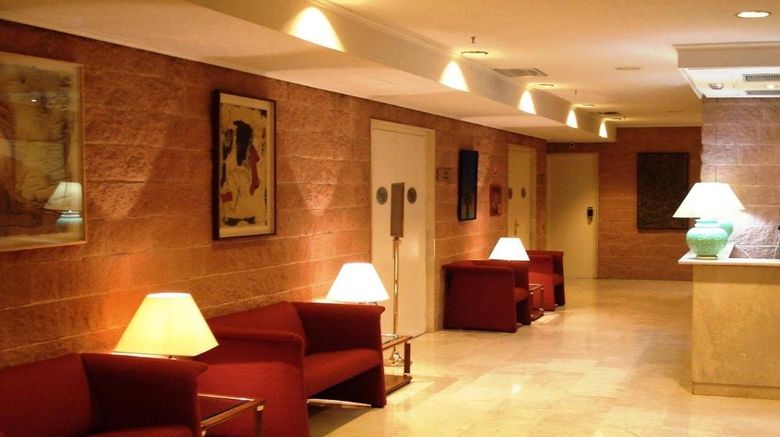 <b>Hotel Majadahonda Lobby</b>. Images powered by <a href="https://www.leonardoworldwide.com/" title="Leonardo Worldwide" target="_blank">Leonardo</a>.