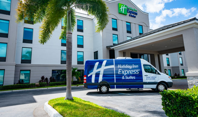 Holiday Inn Express & Suites Oldsmar Exterior