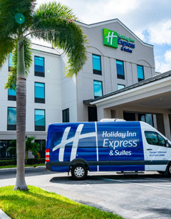 Holiday Inn Express & Suites Oldsmar