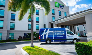 Holiday Inn Express & Suites Oldsmar