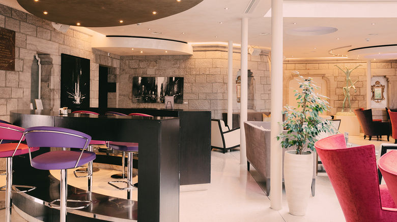 <b>Le Chateau d'Ouchy Hotel Lobby</b>. Images powered by <a href="https://www.leonardoworldwide.com/" title="Leonardo Worldwide" target="_blank">Leonardo</a>.