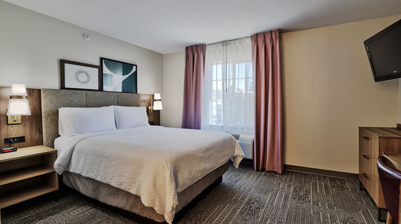 <b>Staybridge Suites Albuquerque Airport Room</b>. Images powered by <a href="https://www.leonardoworldwide.com/" title="Leonardo Worldwide" target="_blank">Leonardo</a>.