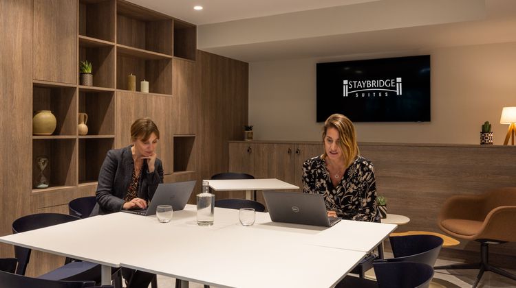 Staybridge Suites Cannes Centre Meeting