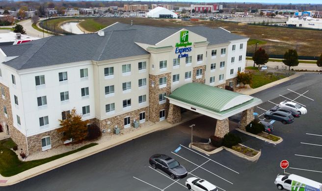 Holiday Inn Express Hotel & Suites Exterior