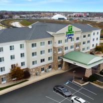 Holiday Inn Express Hotel & Suites