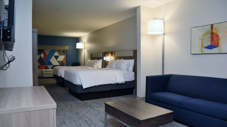 Holiday Inn Express Hotel & Suites Suite
