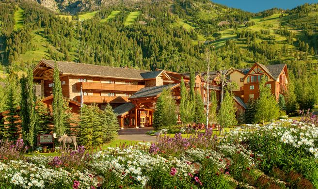 Snake River Lodge & Spa Exterior