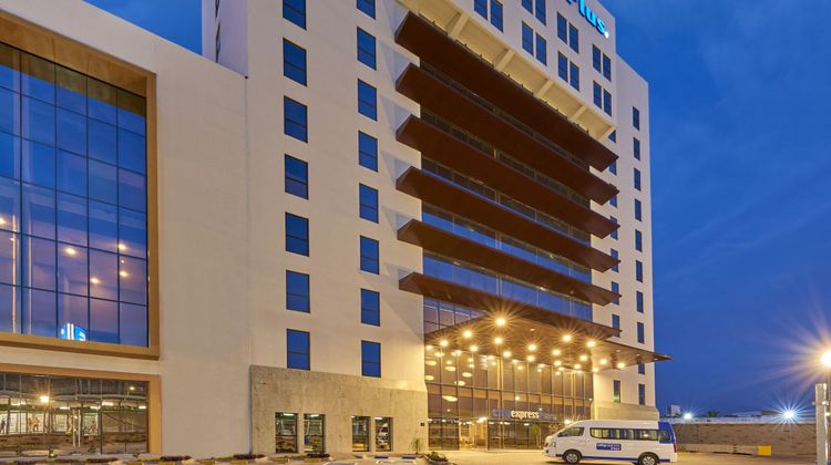 City Express Plus by Marriott Exterior