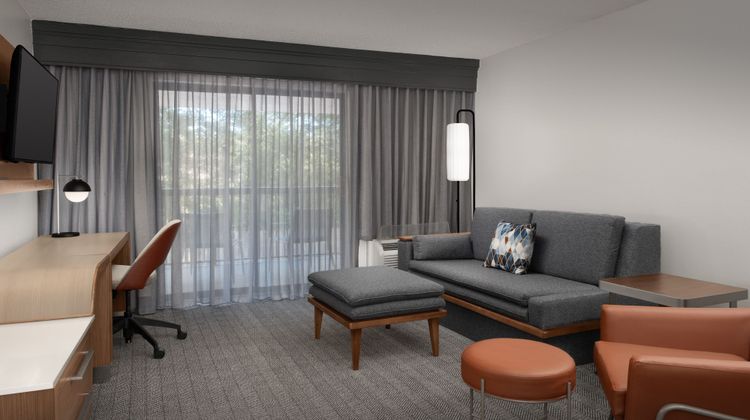 Courtyard by Marriott Dothan Room