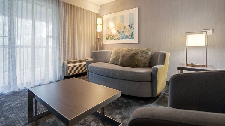 Courtyard Grand Rapids Airport Room