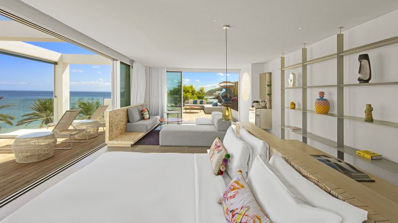 <b>W Ibiza Suite</b>. Images powered by <a href="https://www.leonardoworldwide.com/" title="Leonardo Worldwide" target="_blank">Leonardo</a>.