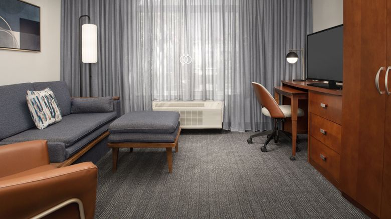 <b>Courtyard Jacksonville Flagler Center Room</b>. Images powered by <a href="https://www.leonardoworldwide.com/" title="Leonardo Worldwide" target="_blank">Leonardo</a>.