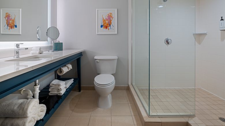 <b>voco Sarasota Room</b>. Images powered by <a href="https://www.leonardoworldwide.com/" title="Leonardo Worldwide" target="_blank">Leonardo</a>.