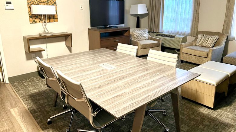 <b>Staybridge Suites Calgary Airport Room</b>. Images powered by <a href="https://www.leonardoworldwide.com/" title="Leonardo Worldwide" target="_blank">Leonardo</a>.