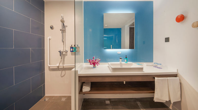 <b>Holiday Inn Express Xuhui Binjiang Room</b>. Images powered by <a href="https://www.leonardoworldwide.com/" title="Leonardo Worldwide" target="_blank">Leonardo</a>.