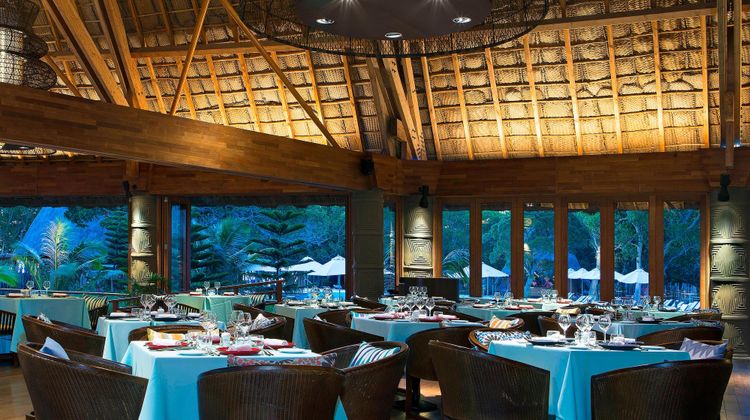 Sheraton New Caledonia Deva Spa & Golf Resort Restaurant